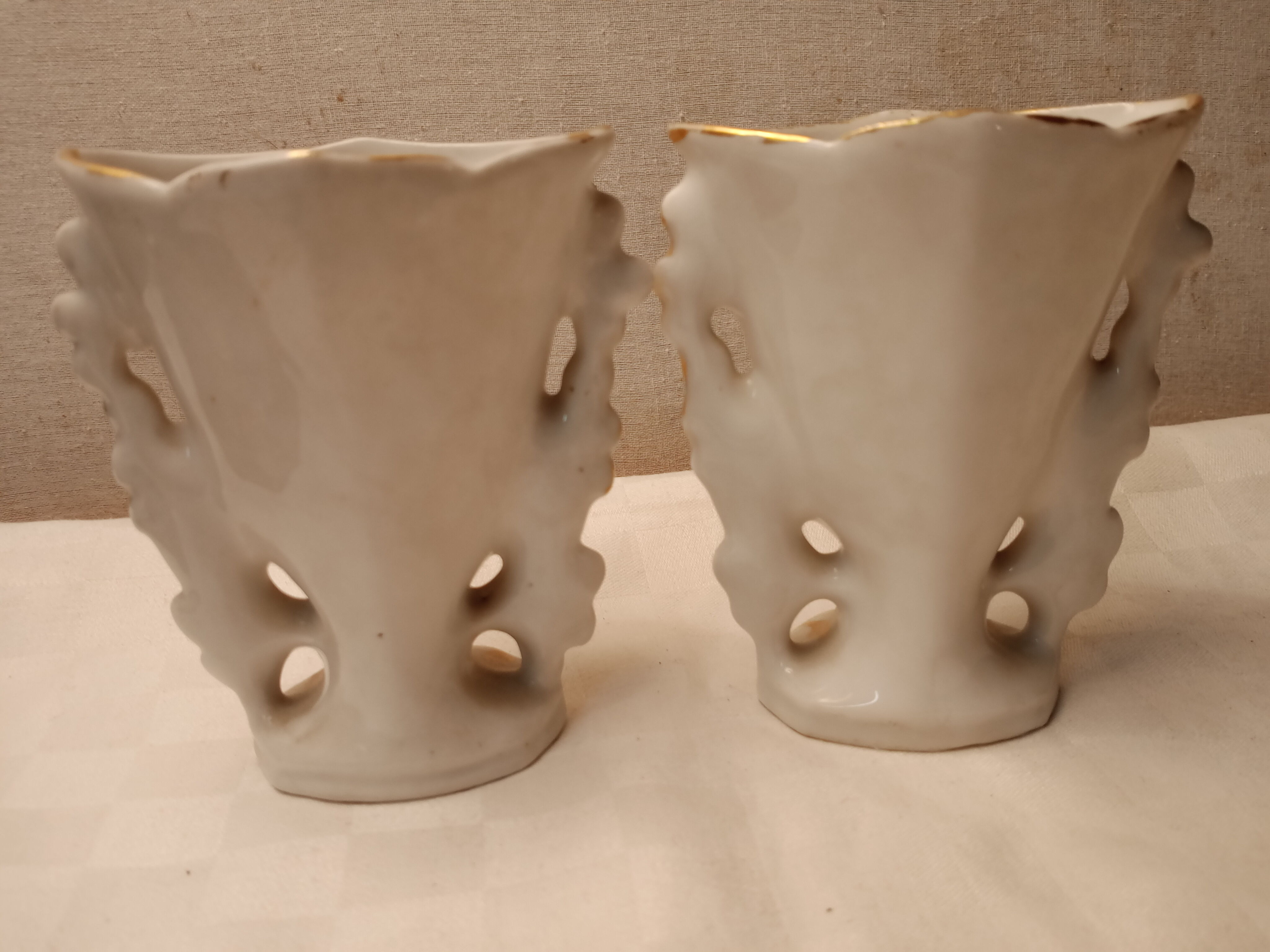 Pair of porcelain vases of bets at the end of 19th