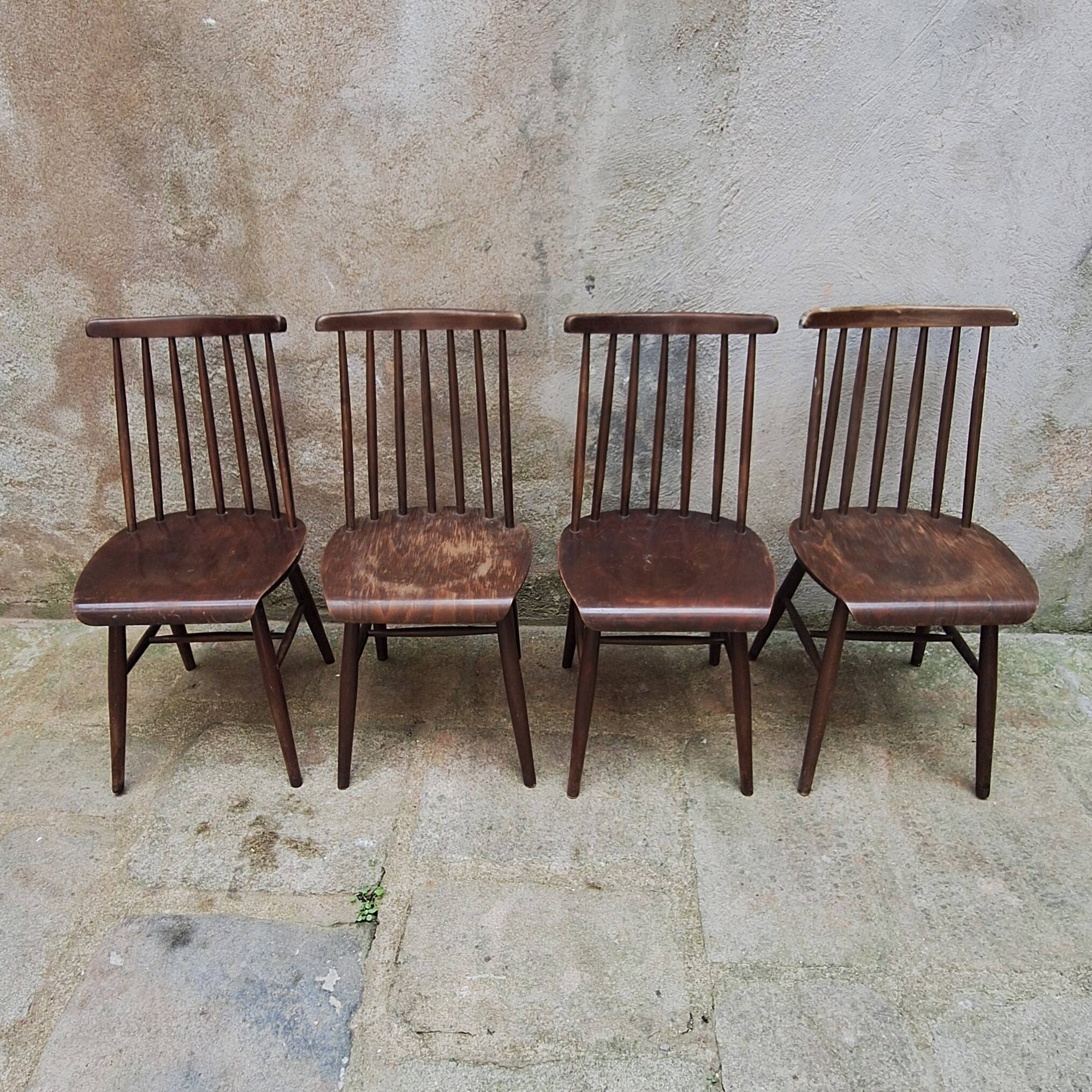 Set of 4 wooden slatted chairs in Scandinavian style