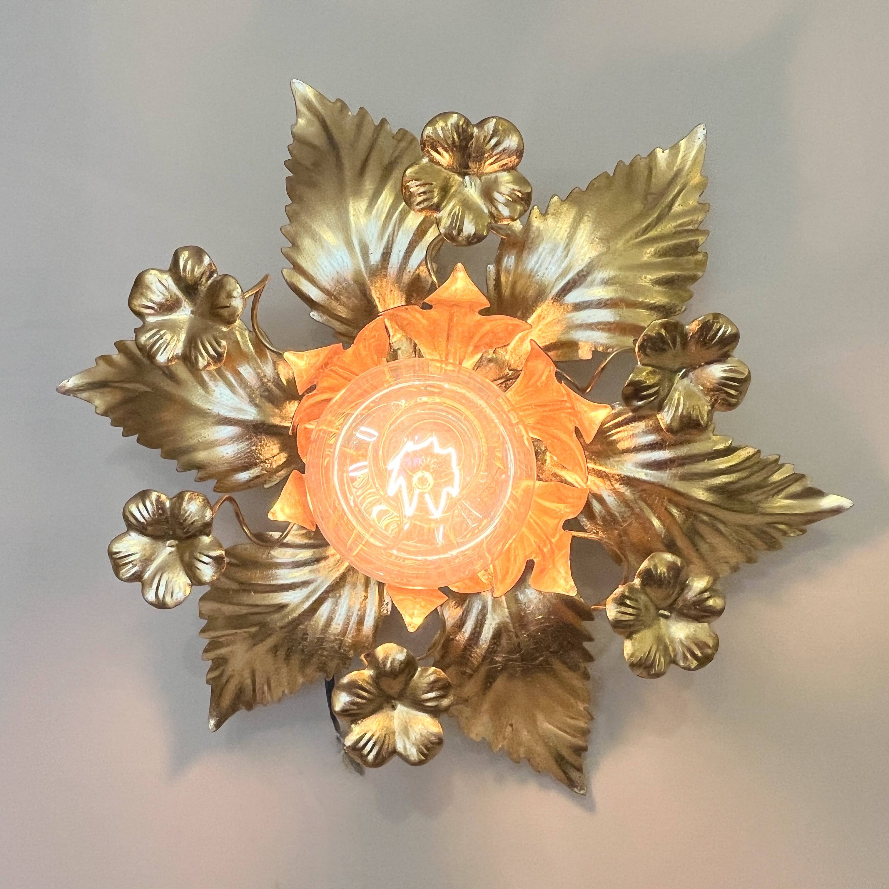 Applique fleur métal doré à la feuille d'or vintage Applique florentine