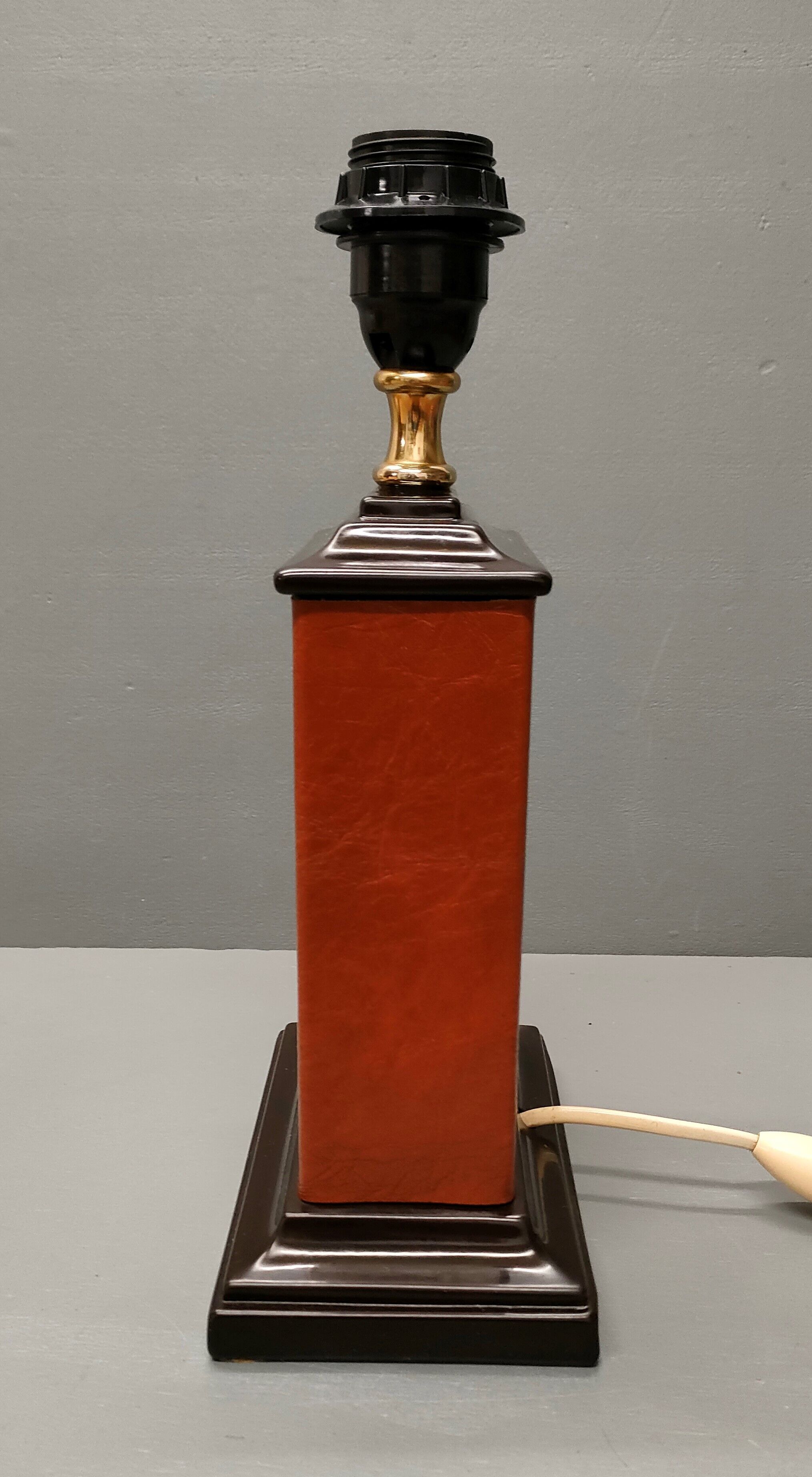 Lamp Le Dauphin black ceramic glazed, wicker canelé, imitation leather havana ~ 70's