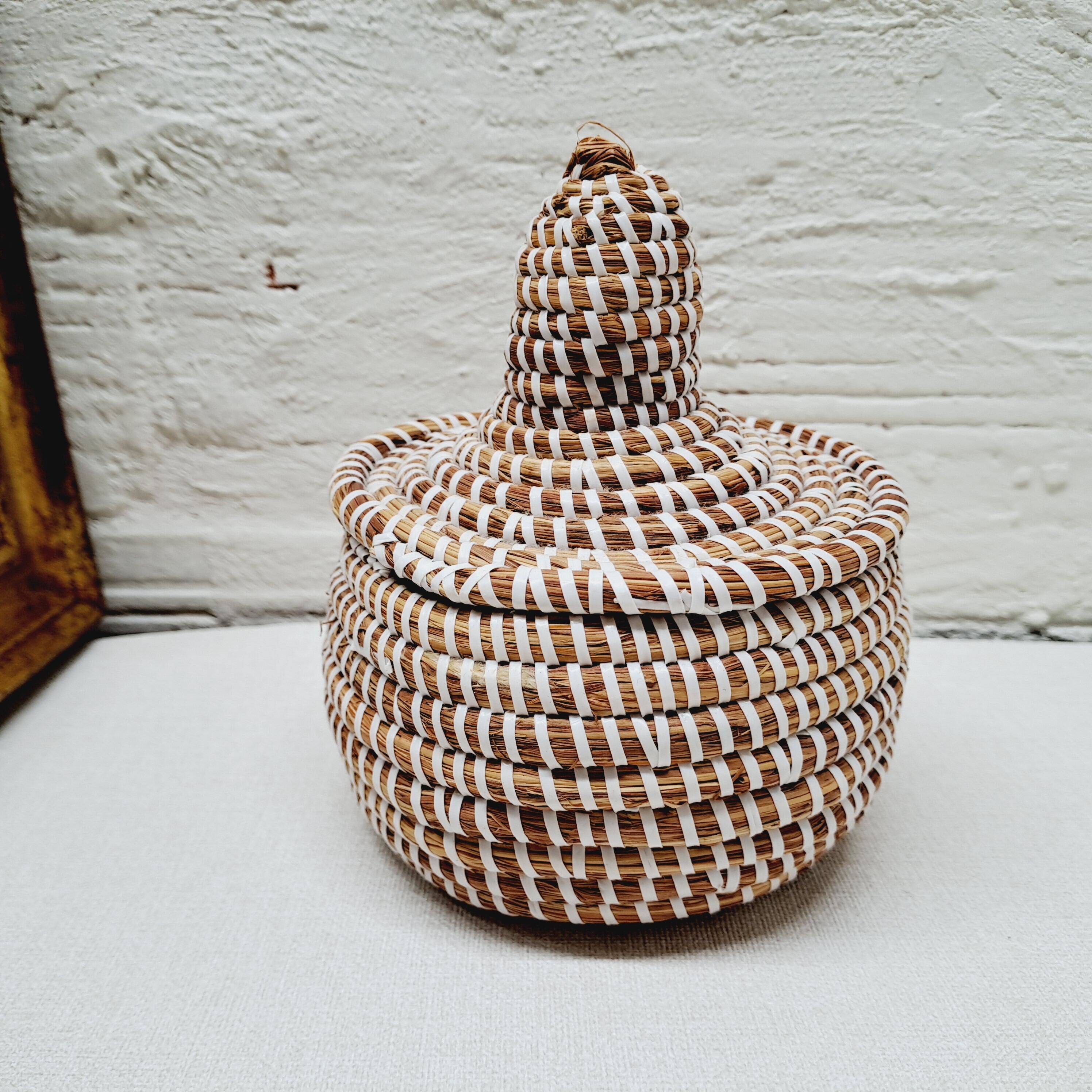 Straw jewelry box