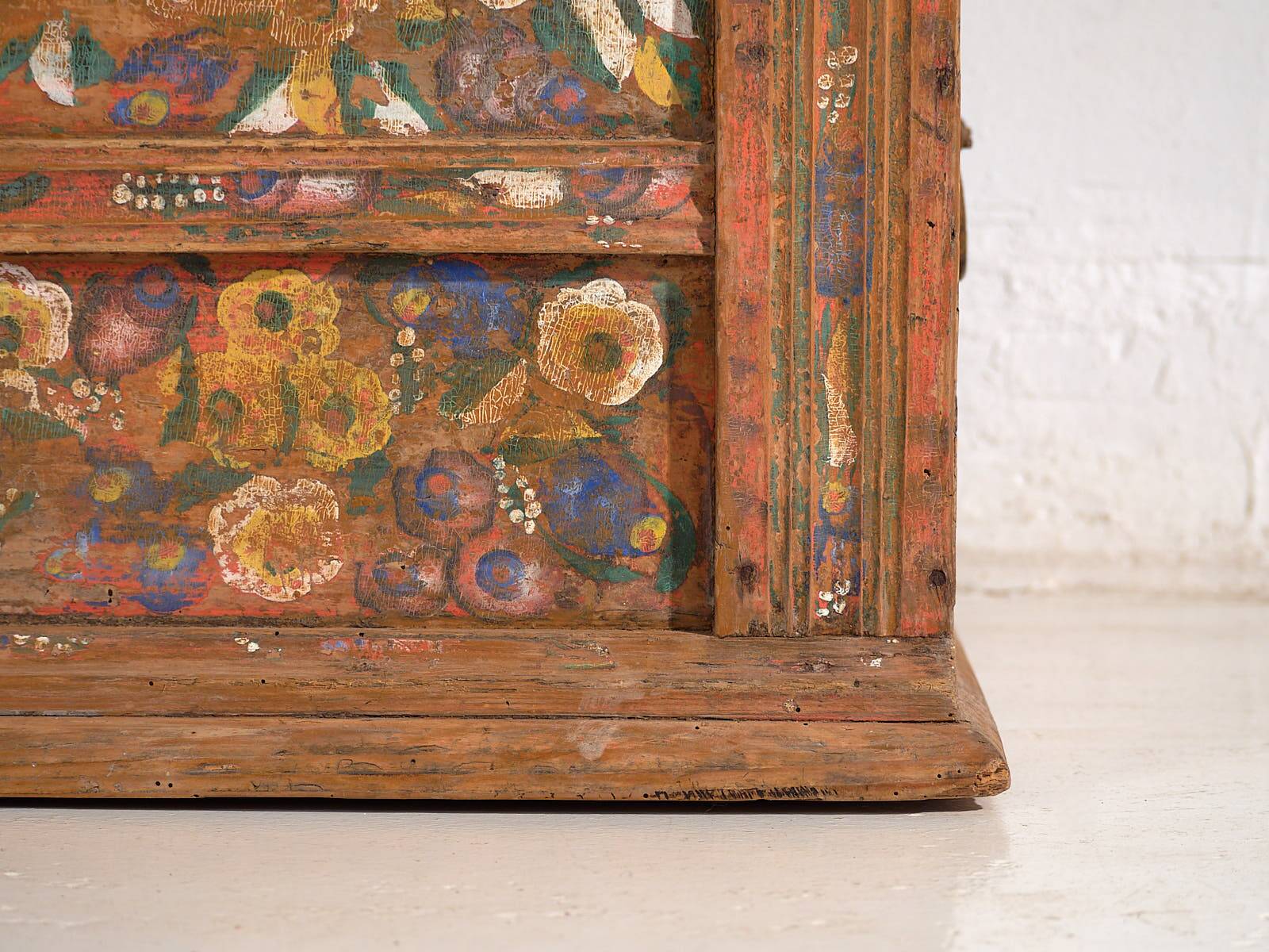 Antique painted trunk with floral motifs (c.1920) #32