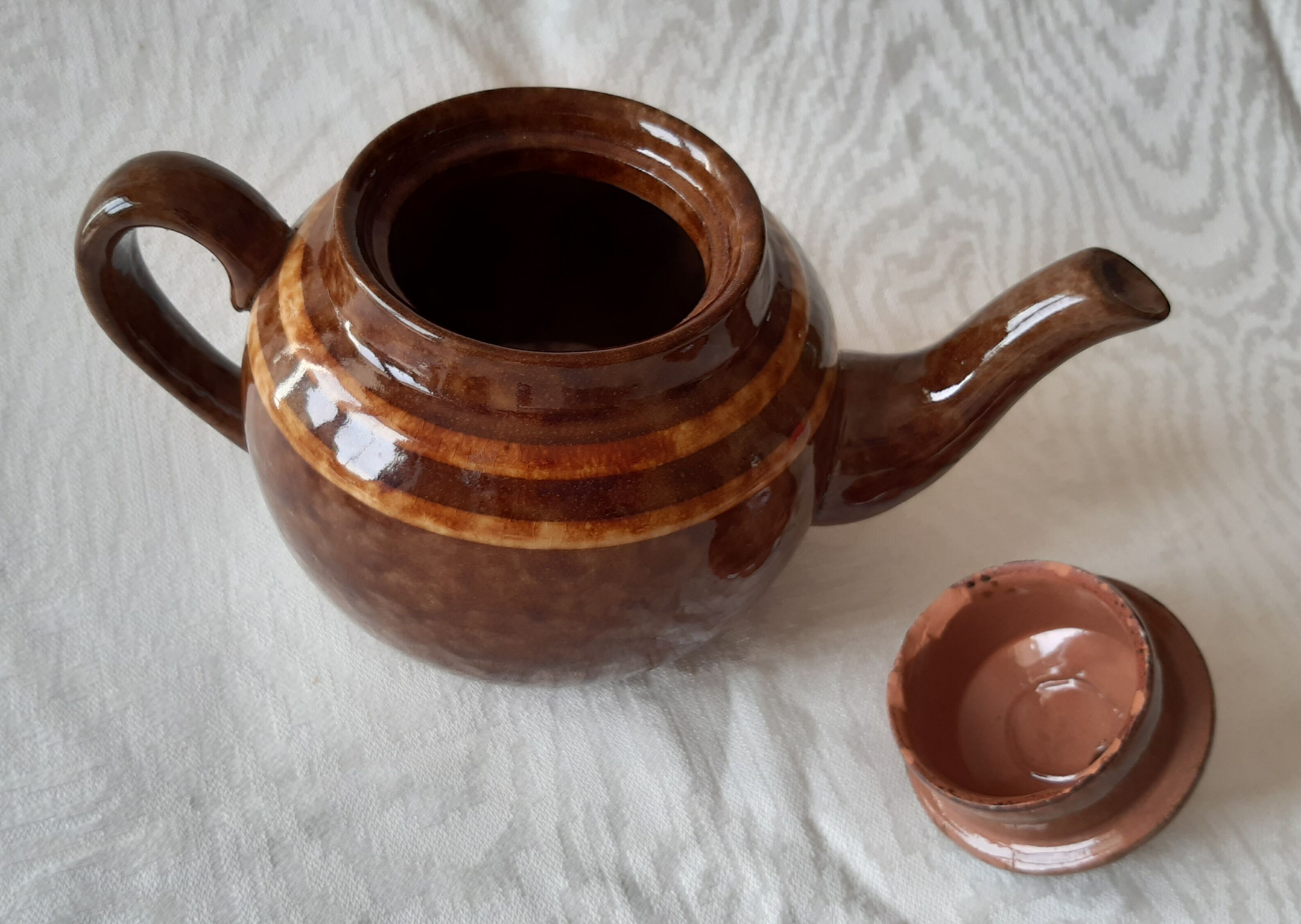 Art deco style teapot