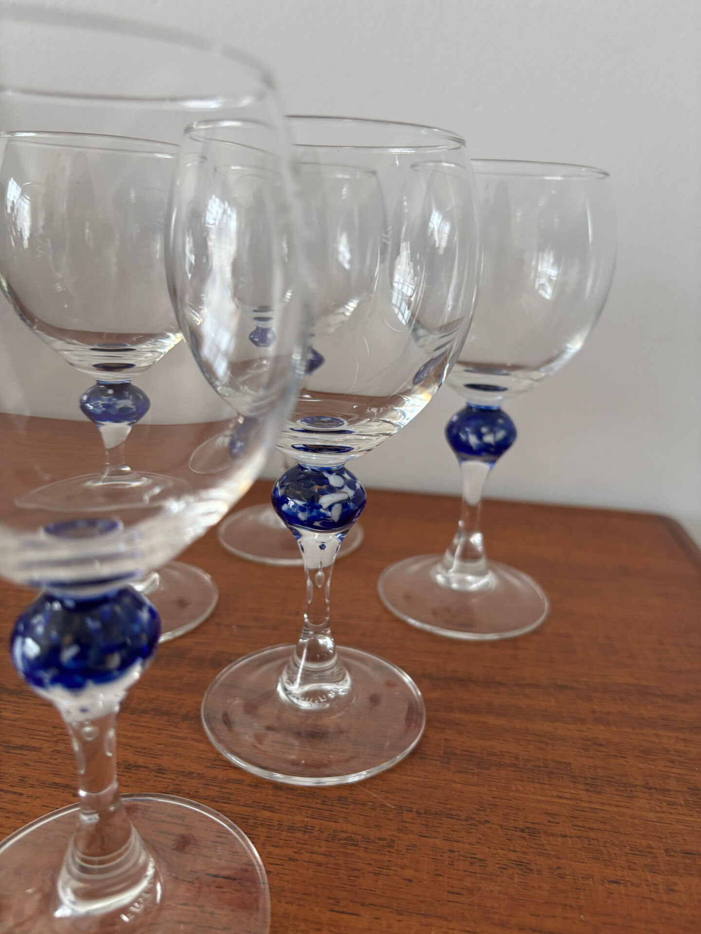 Luminarc wine glass set made in France vintage glass with a ball in