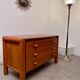 Ancienne commode 3 tiroirs en orme massif design années 70 brutaliste