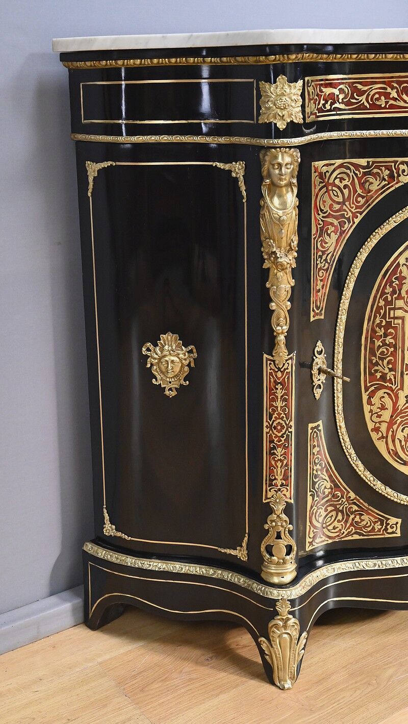 Bureau d'entre-deux in Boulle marquetry, Coignerai House, Napoleonic III period – 2nd half of the 19th century.