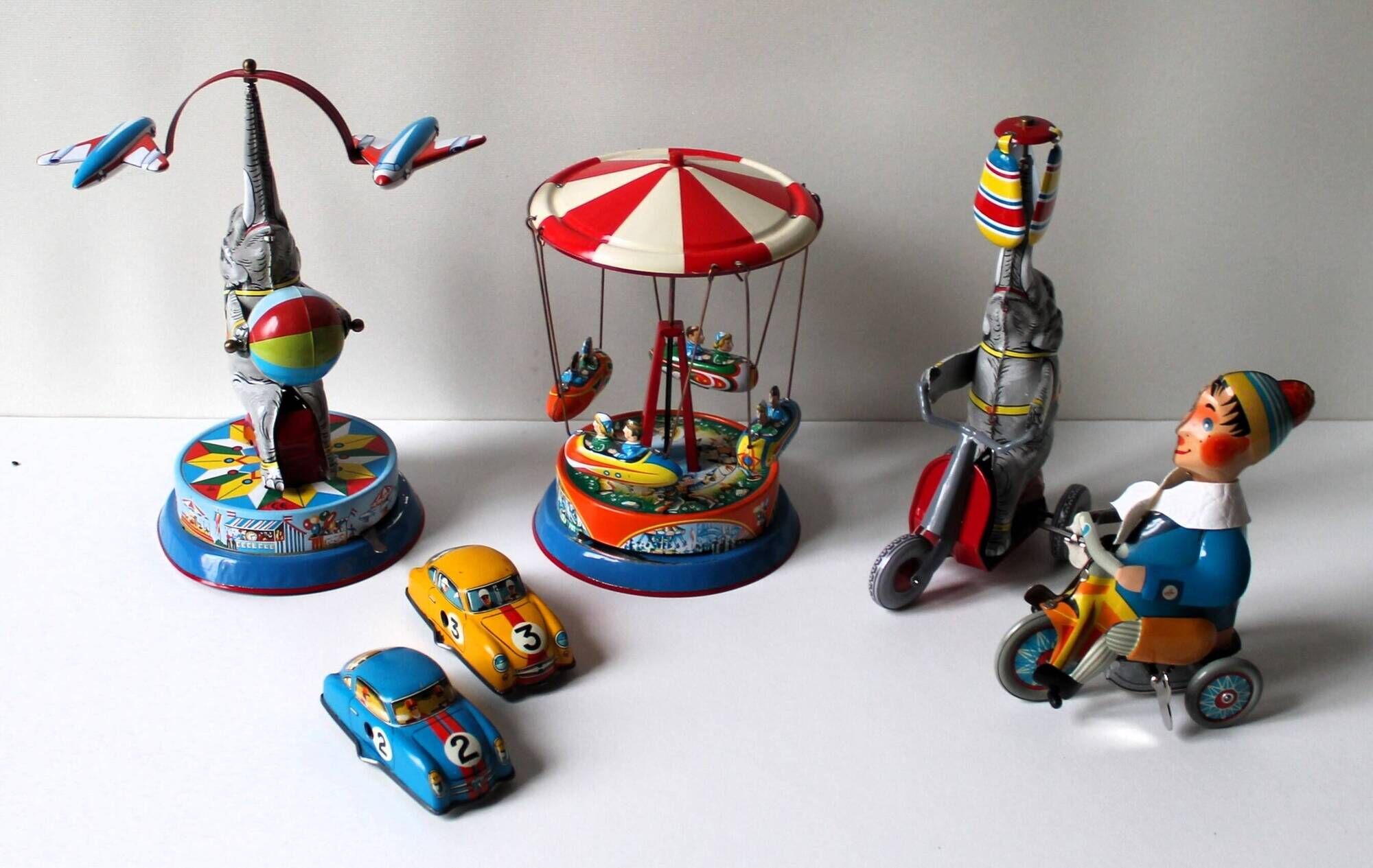 Jouets mécaniques  vintage ‘JW /Germany Western’  ‘Eléphant aux 2 avions’