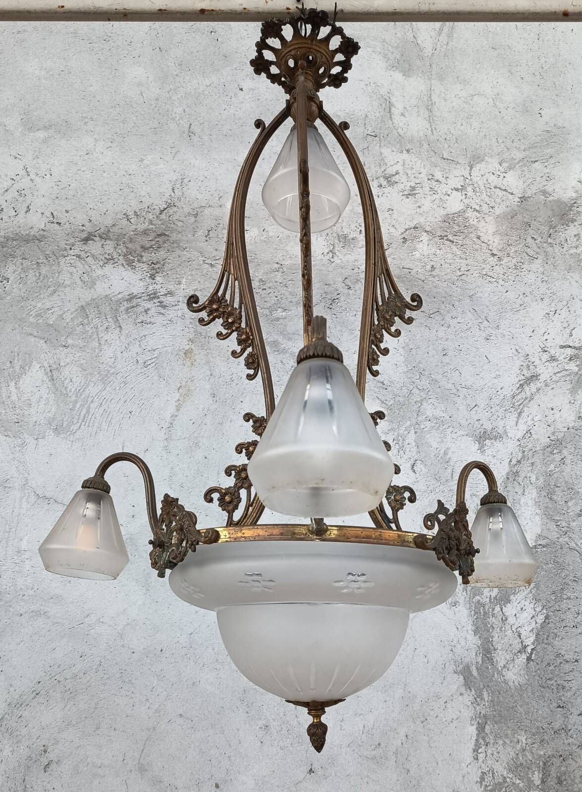 Art Nouveau chandelier in brass and bronze