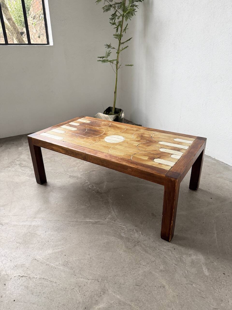 Dyem ceramic coffee table