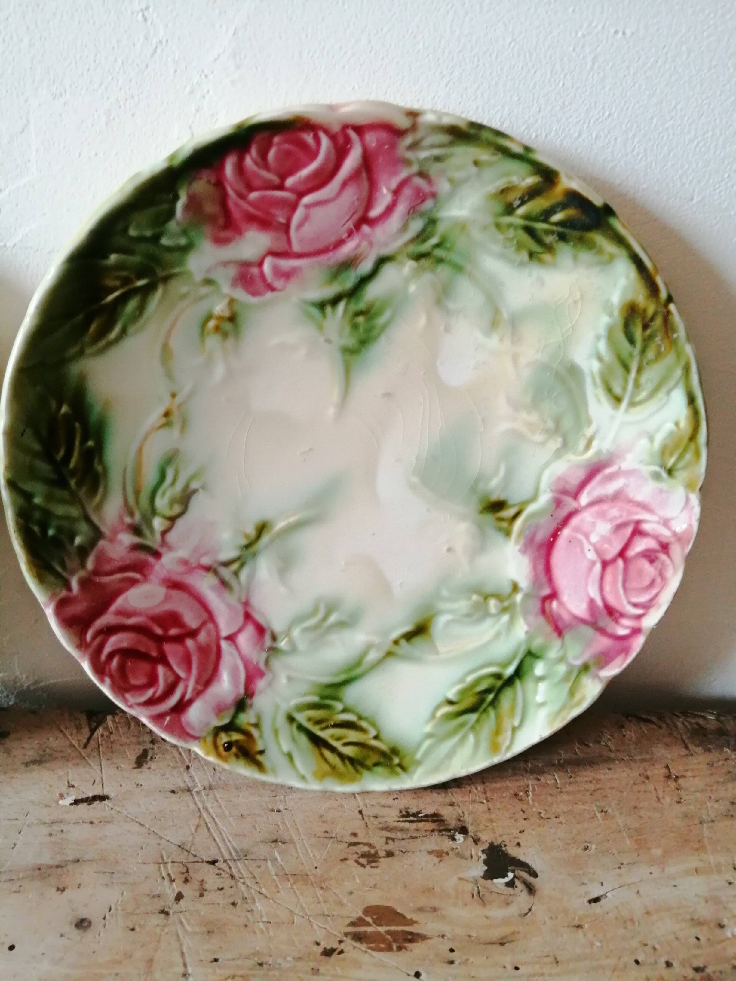 2 OLD SLASH PLATES WITH ROSES DECORATION