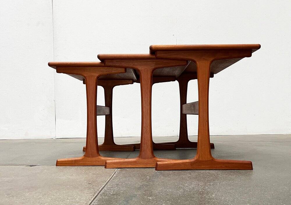 Nest of teak tables from the mid-century by Vildbjerg Møbelfabrik, 1960s, set of 3.