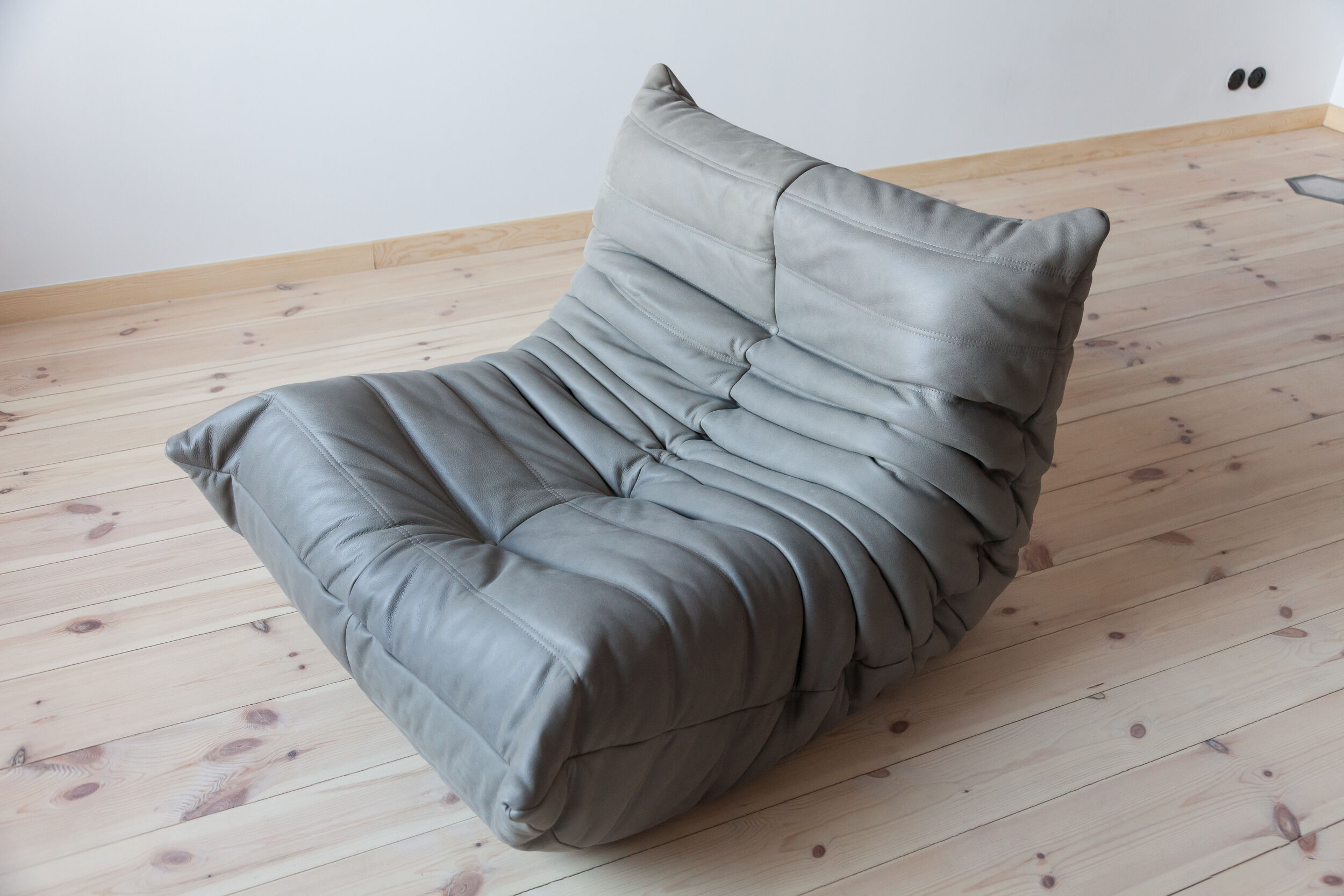 Togo sofa set model designed by Michel Ducaroy 1973