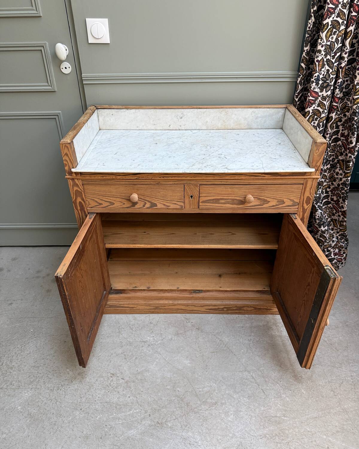 Old bathroom furniture (renovated)