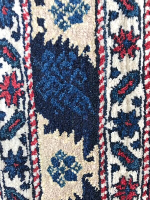 Carpet vintage Caucasian Chirwan done hand 140 X 210 CM