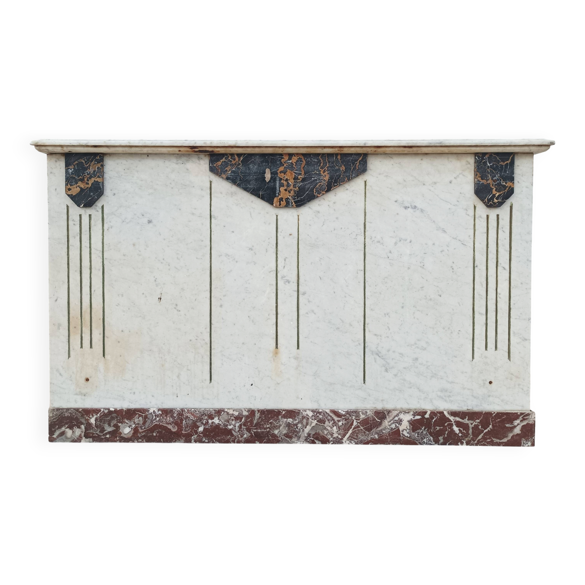Central island shop counter in marble and oak, Art Deco period.