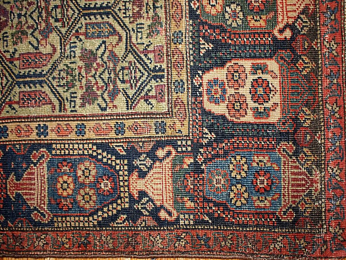 Handmade antique Persian Farahan rug 131cm x 195cm 1860s