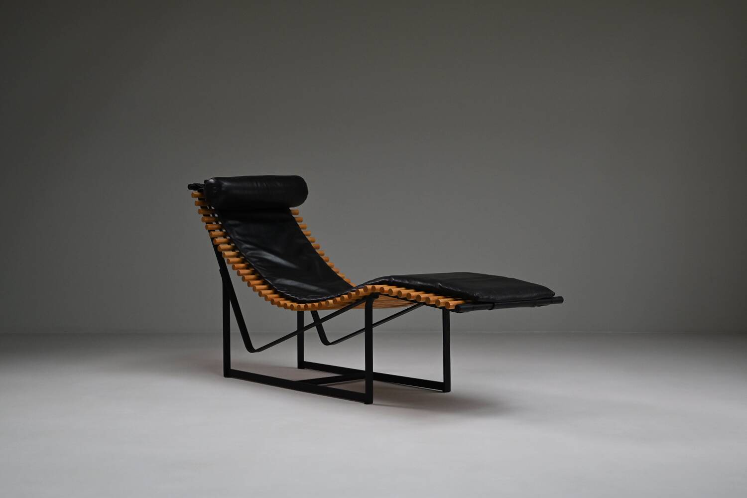 Chaise longue à dossier en épine dorsale par Peter Strassl, Allemagne des années 1970.