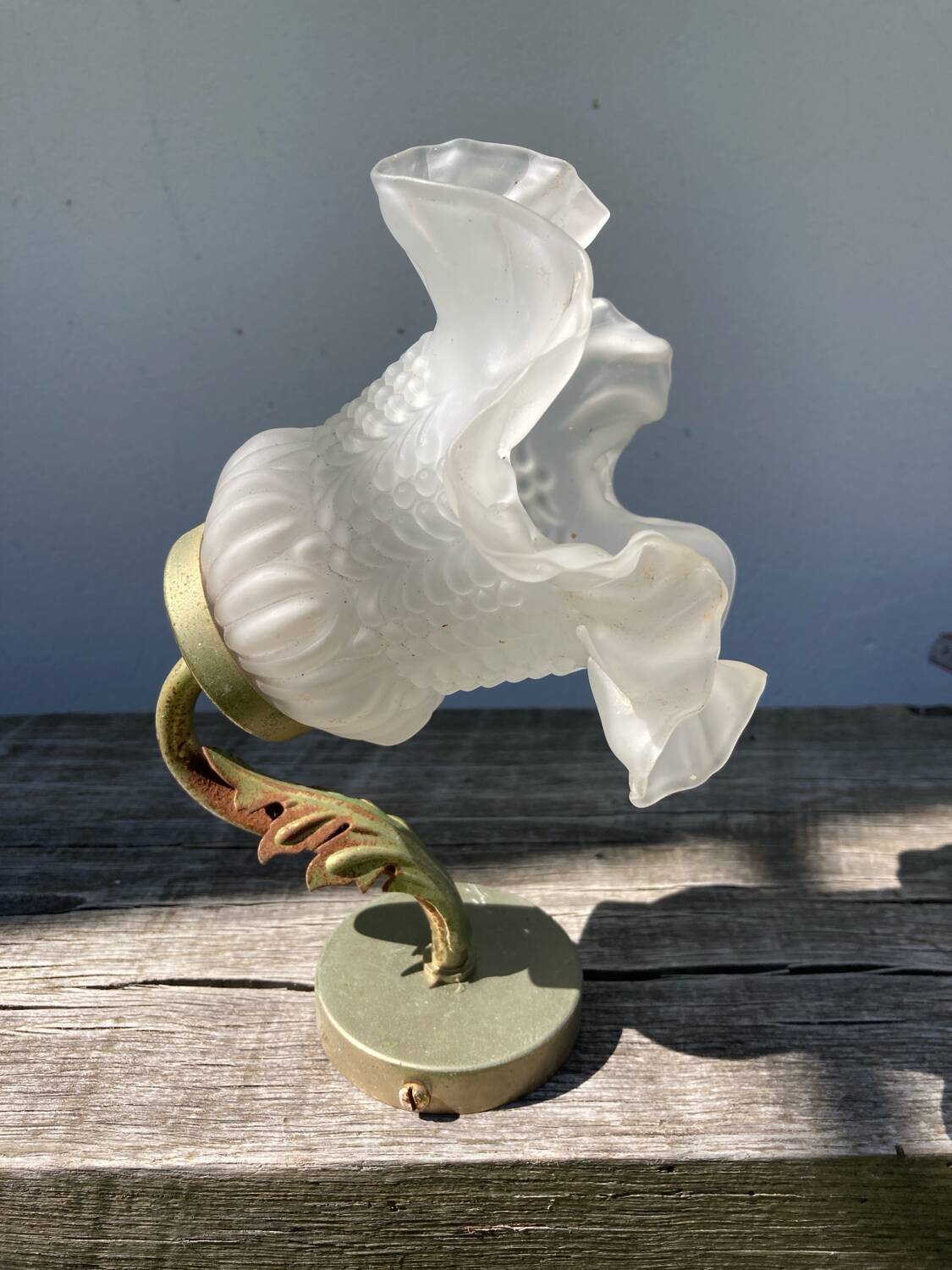 Flower wall lamp in glass paste