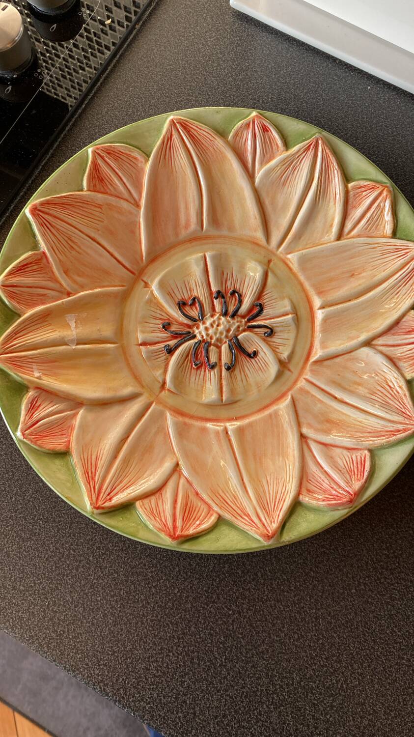 Water lily trompe l'oeil barbotine dish