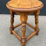 Tabouret brutaliste en chêne
