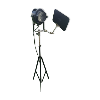 Cremer projector on tripod