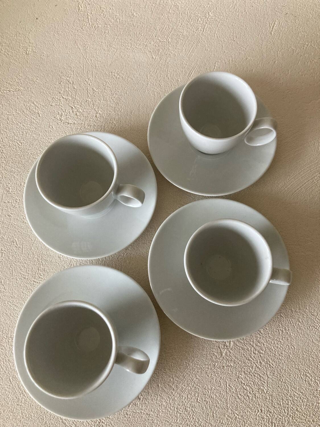 Tasses et Sous-tasses Guy Degrenne modèle Modulo blanc