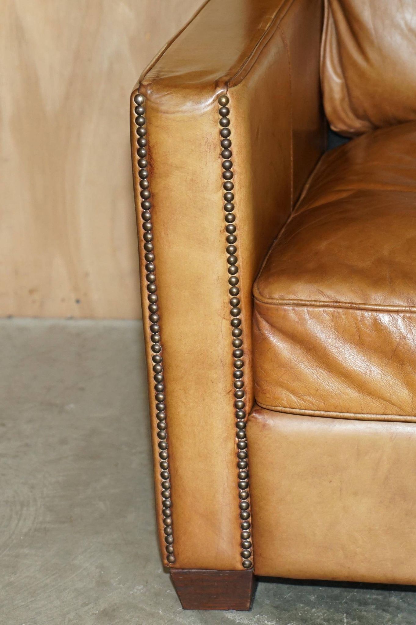 Three-seater leather sofa Viscount William Halo Timothy Oulton