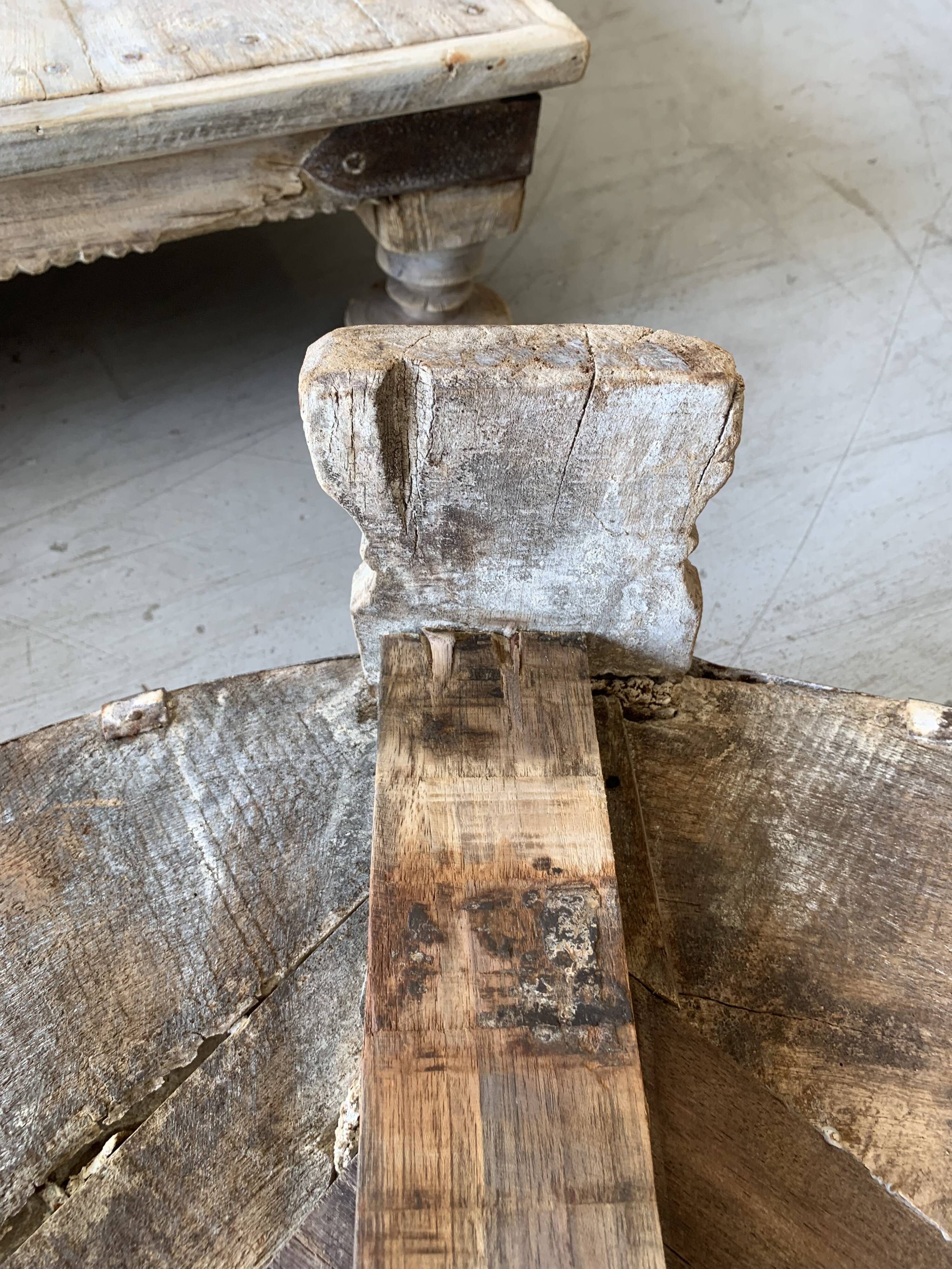 Chakki - Old coffee table n°14