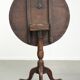 Table d'appoint / table d'angle inclinable anglaise du XVIIIe siècle