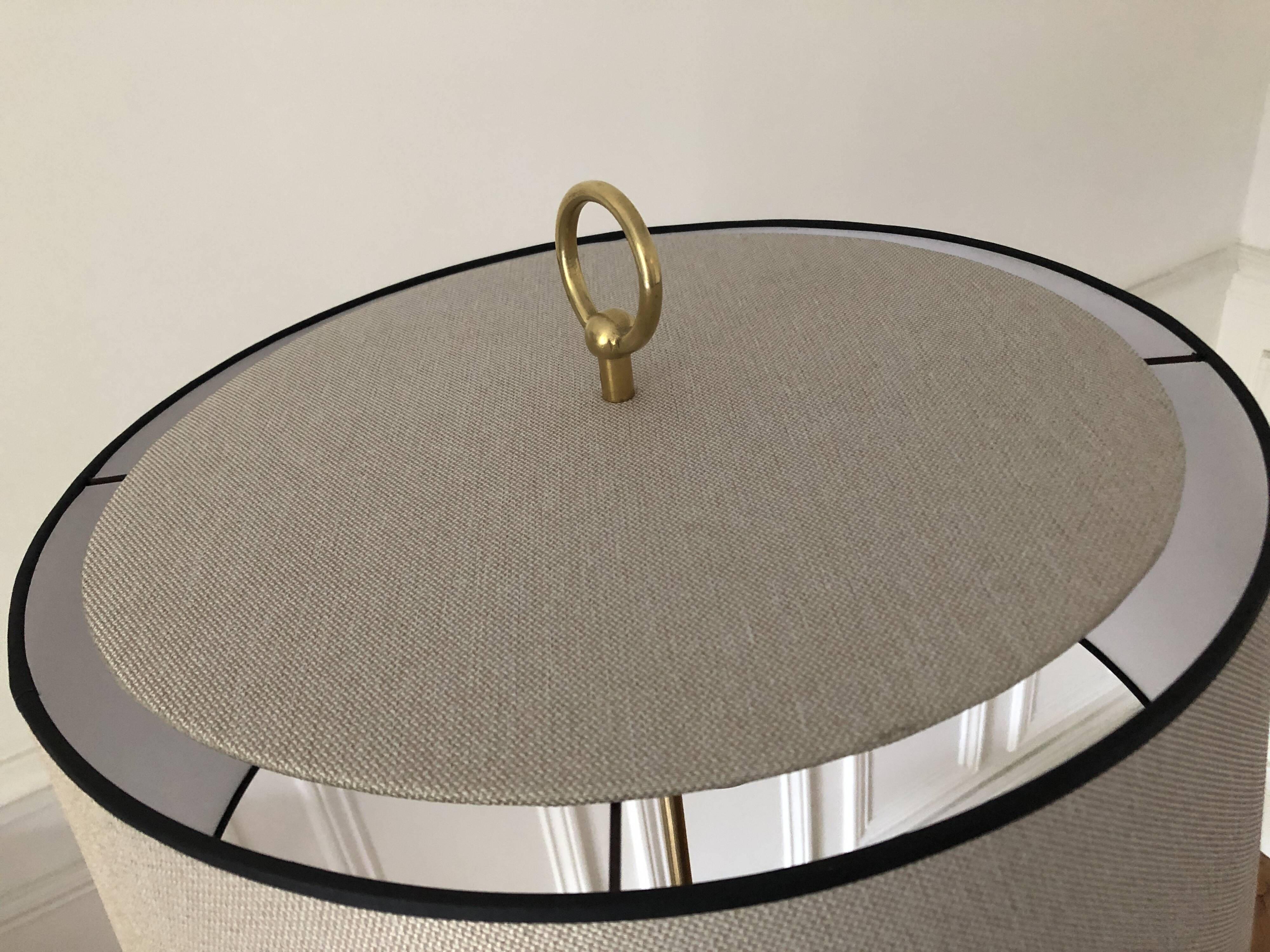 Vintage tripod side table lamp in brass from 1950 - 1960.