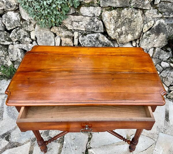 Petite table à écrire en acajou de style louis xiii époque xixeme siècle