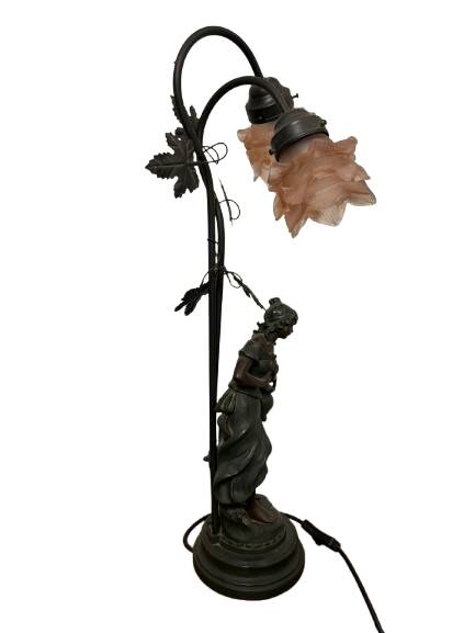 Table lamp in cast iron