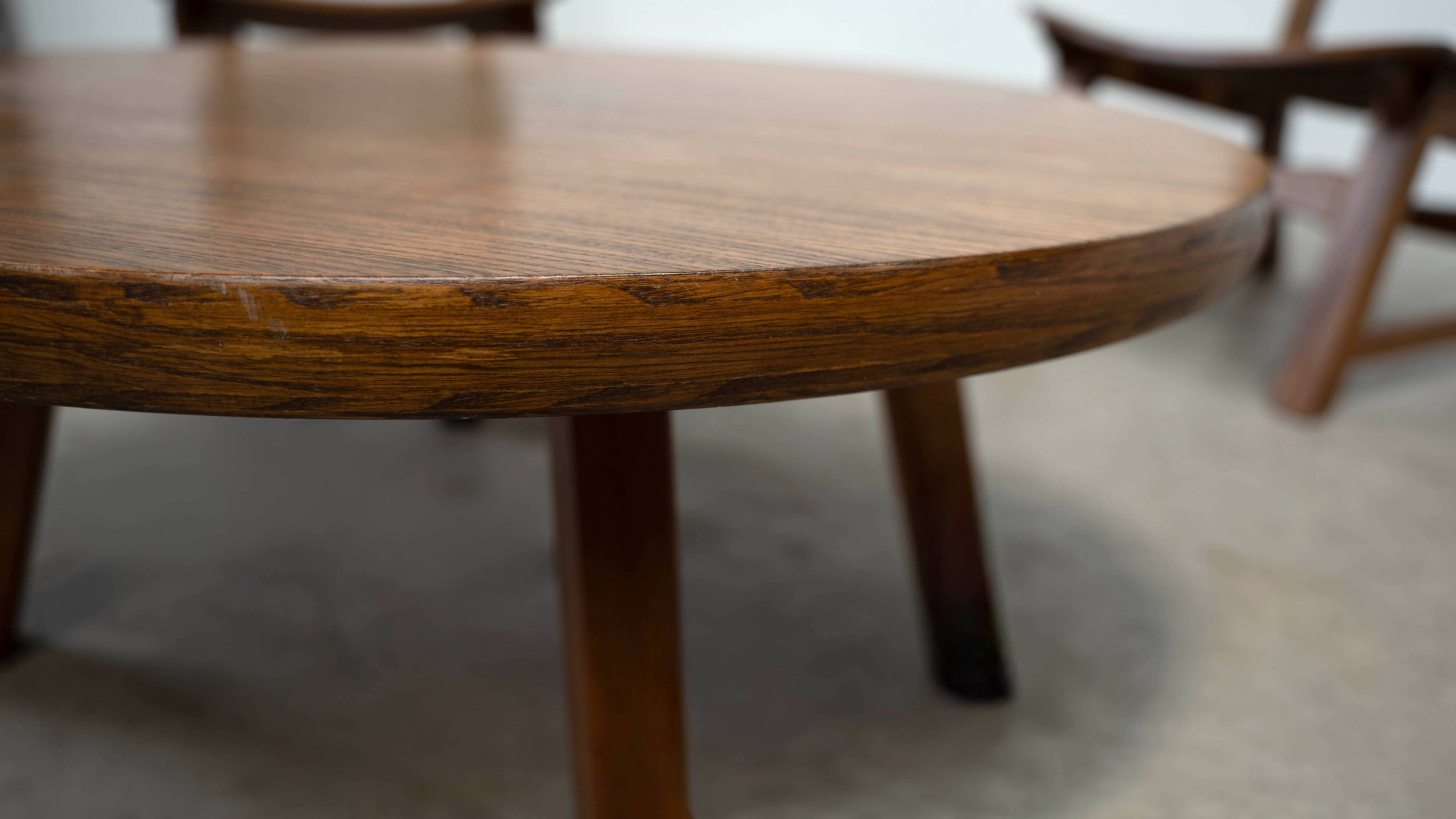 Ensemble de deux fauteuils de salon et table basse de Dittmann & co.