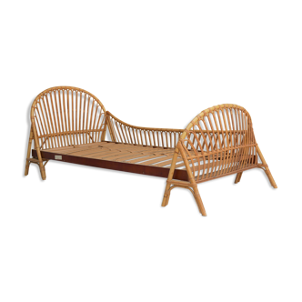 Vintage rattan bench basket bed