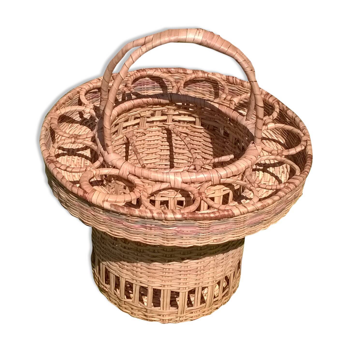 Rattan bottle holder