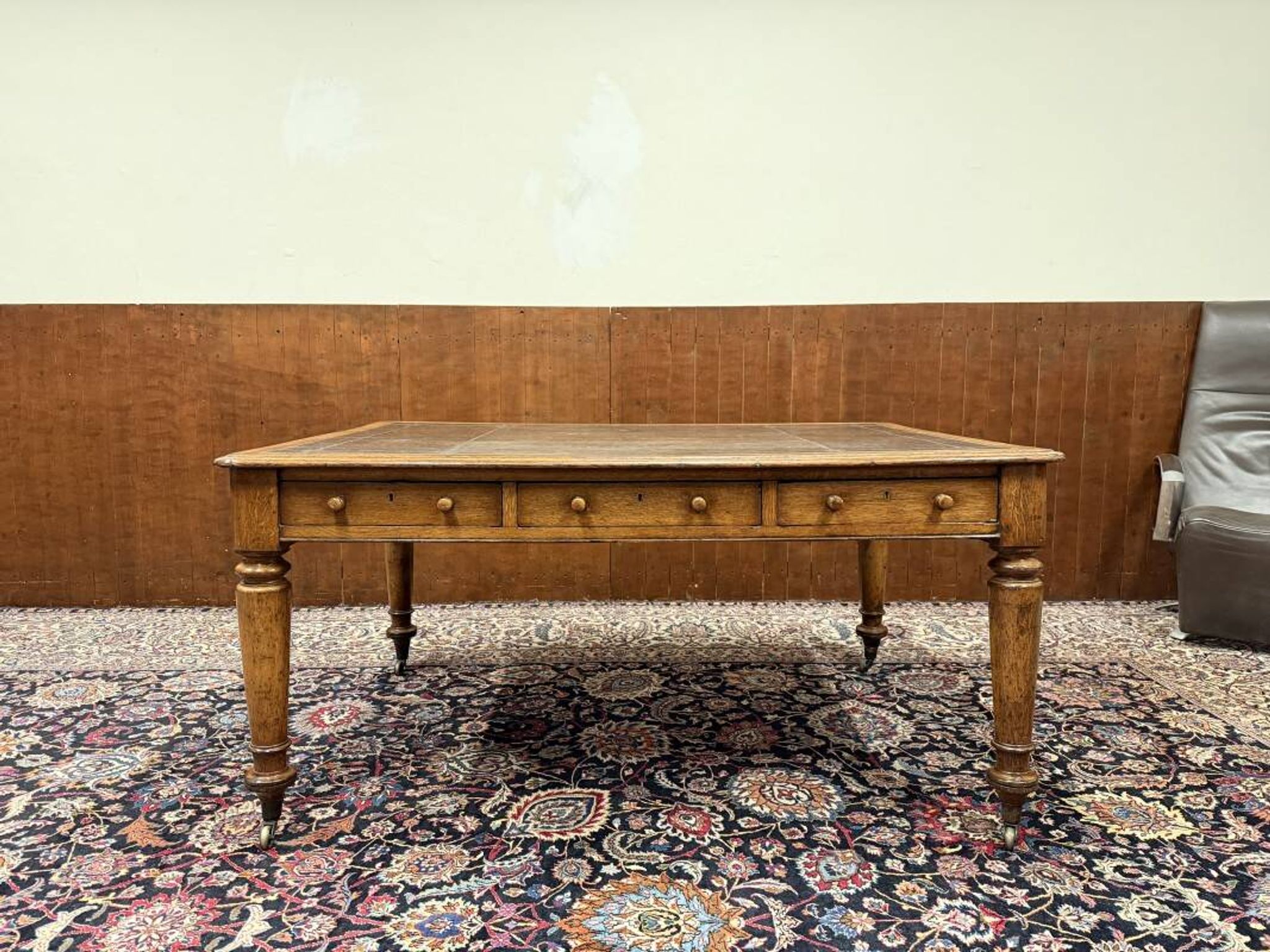 Classic English Writing Desk Partnerdesk