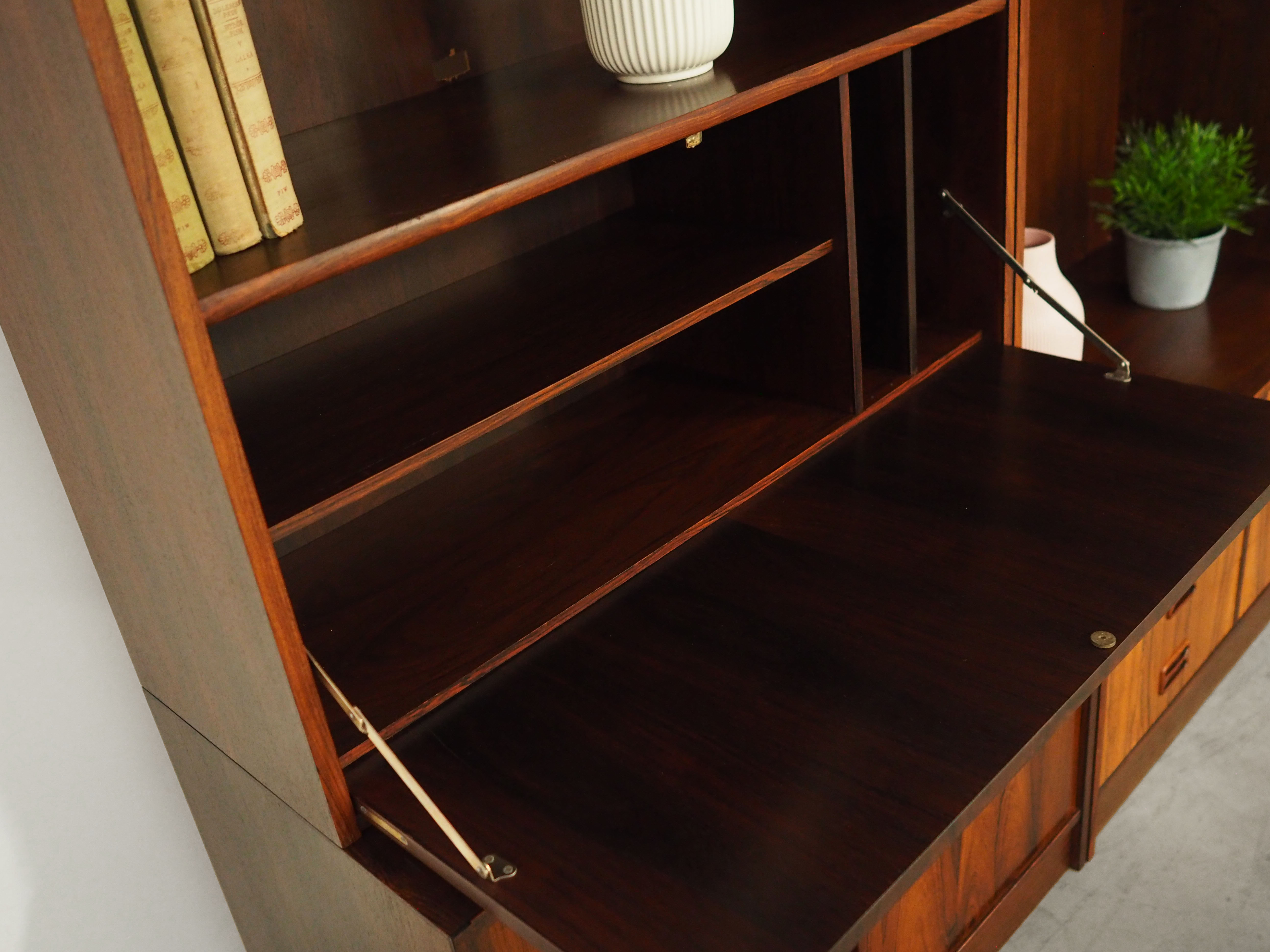 Set of rosewood bookcases, Danish design, 1970s, production: Thorsø Møbelfabrik