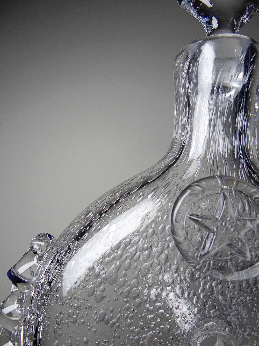 Cognac carafe Daum France Lorraine cross in bubbled crystal, 1960s-70s.