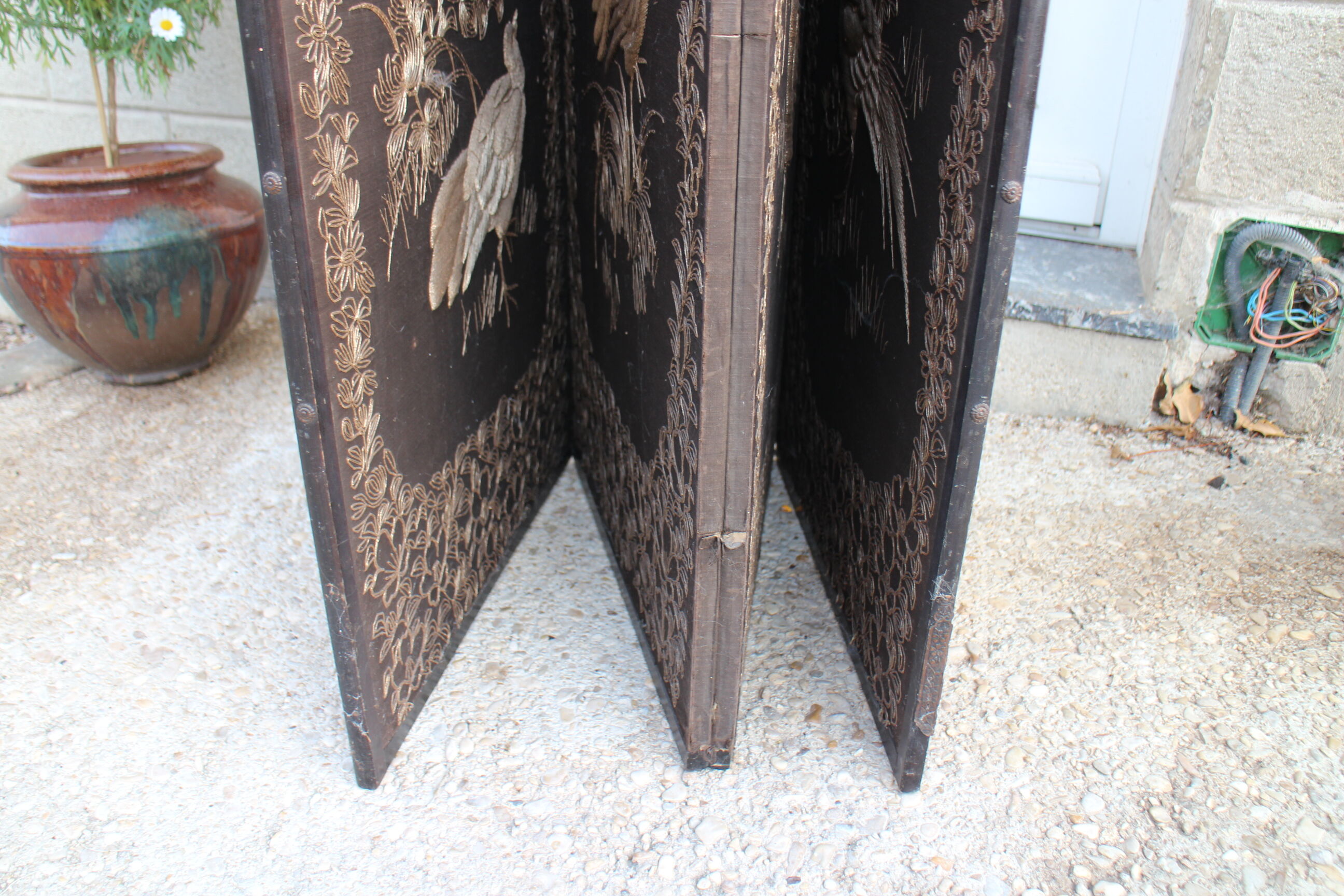 Japanese screen embroidered golden threads