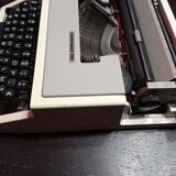Underwood 310 by Olivetti Typewriter