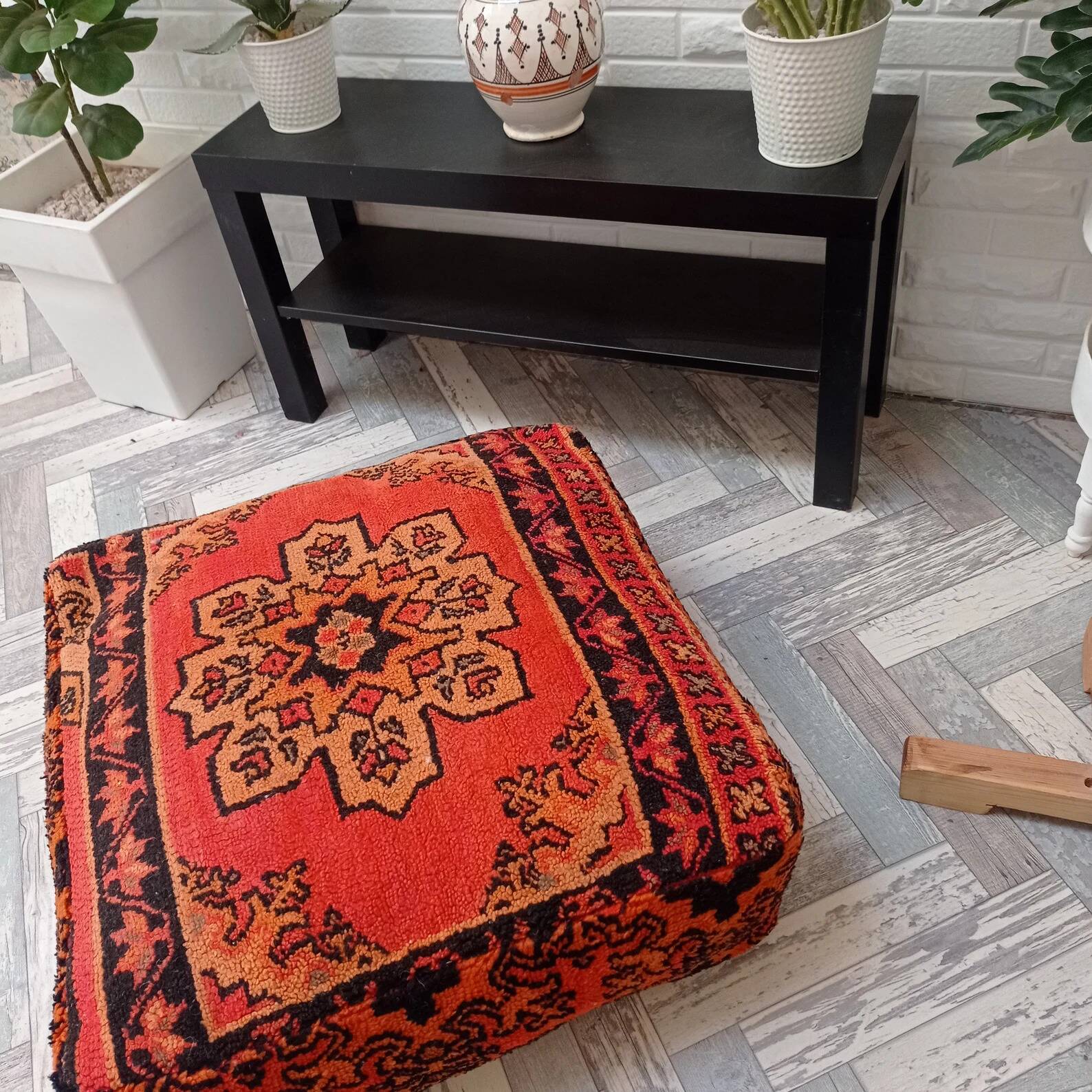 Handmade Berber pouf in wool 60 X 60 X 20 CM