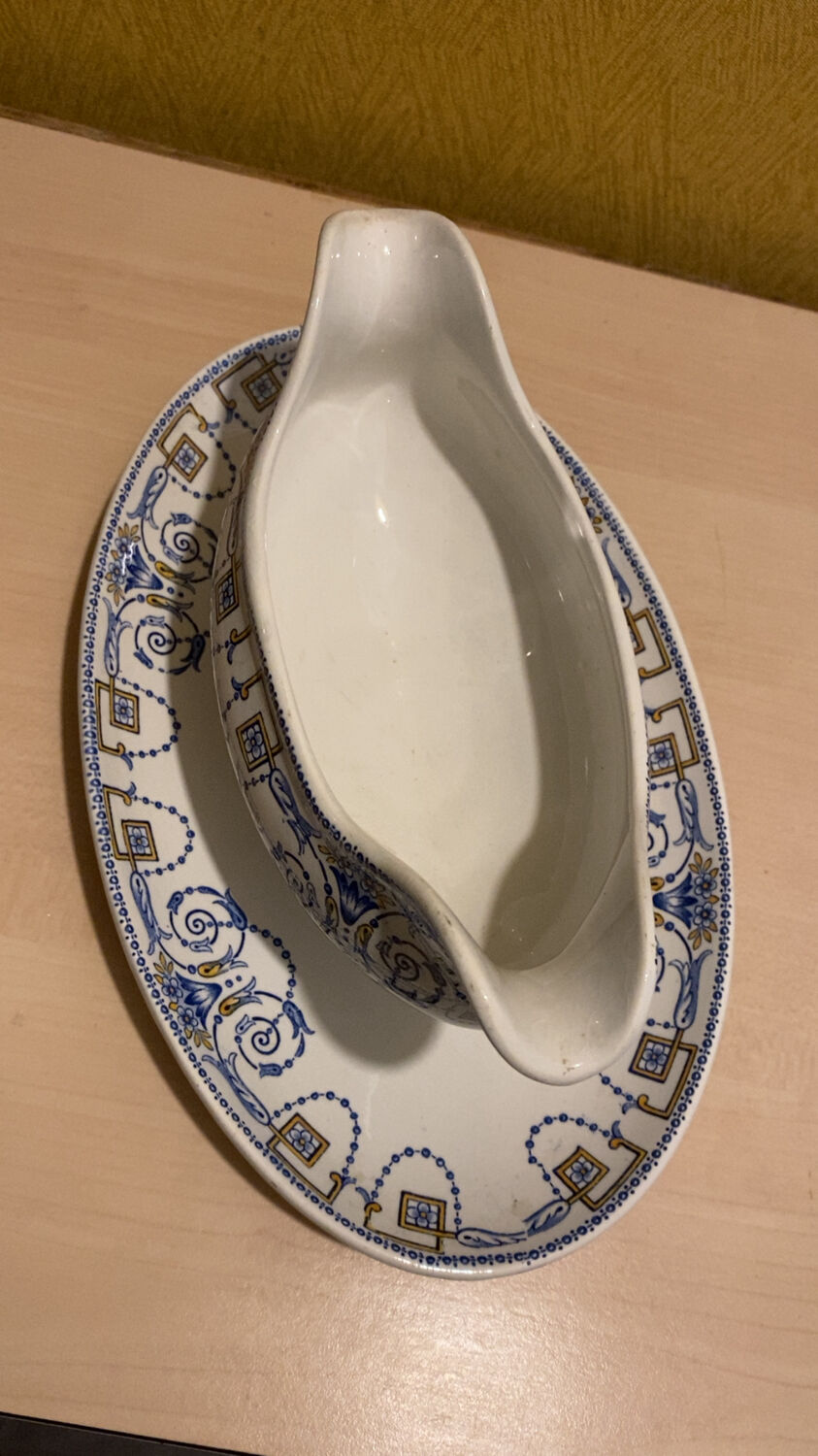 Digoin Sarreguemines gravy boat, Navarre collection