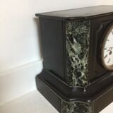 Pendule en marbre de style Napoléon III  de "forme borne"