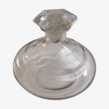 Carafe ancienne avec bouchon