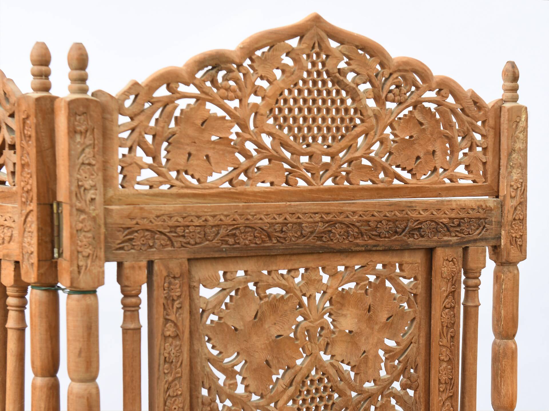 Indian four-leaf wooden screen