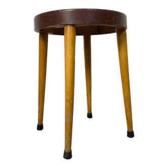 Round stool years 50