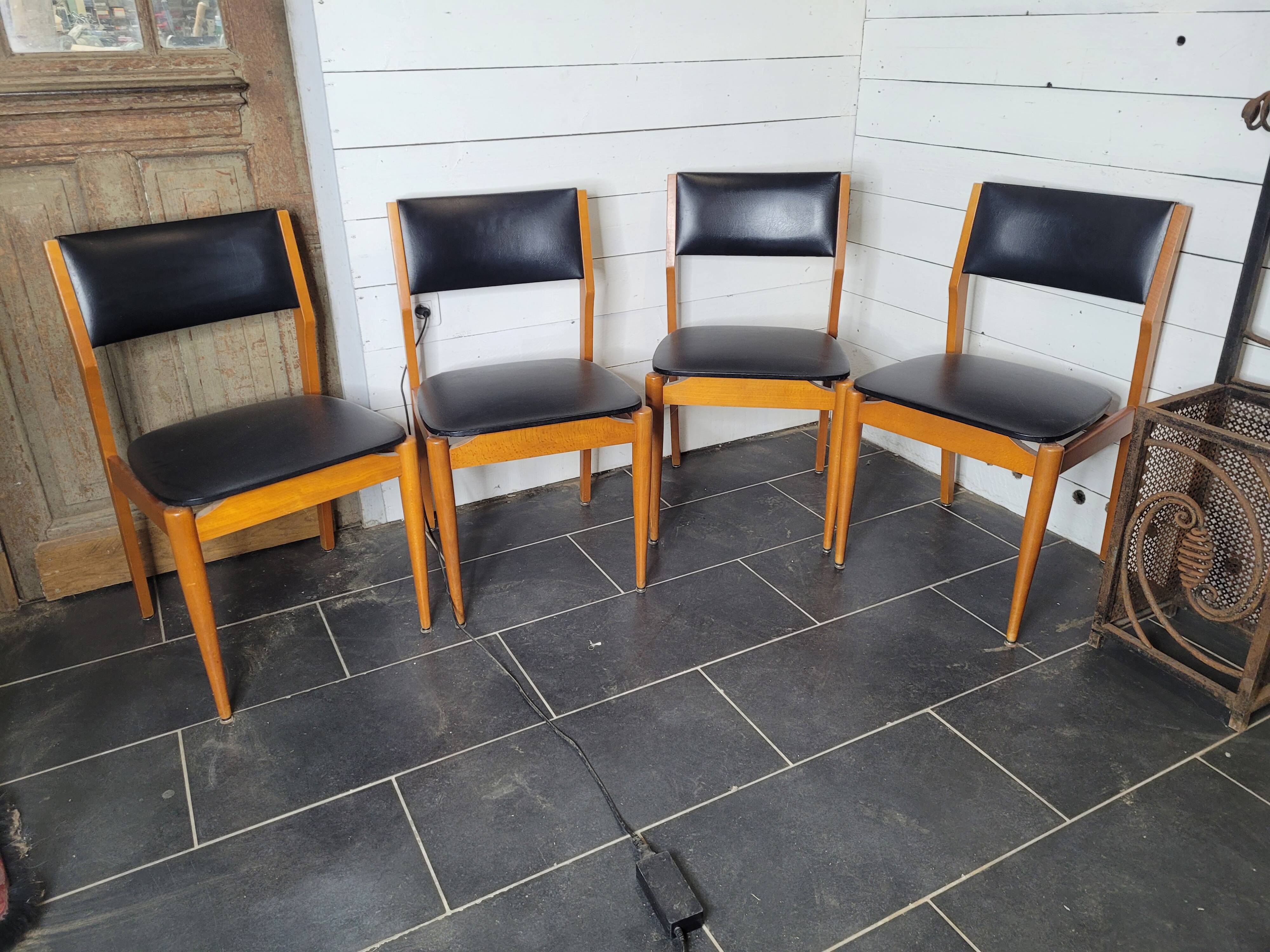 4 chaises scandinave des années 60