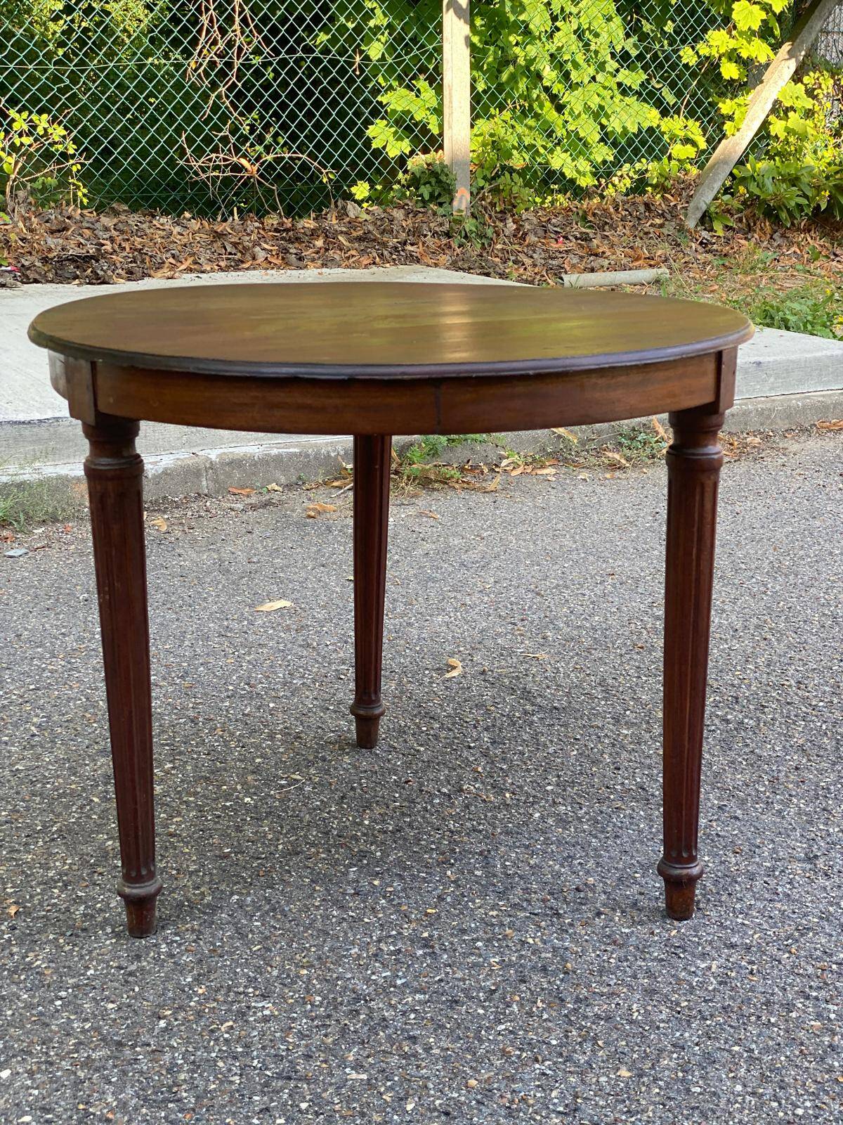 Vintage Louis XVI 19th century round coffee table side table