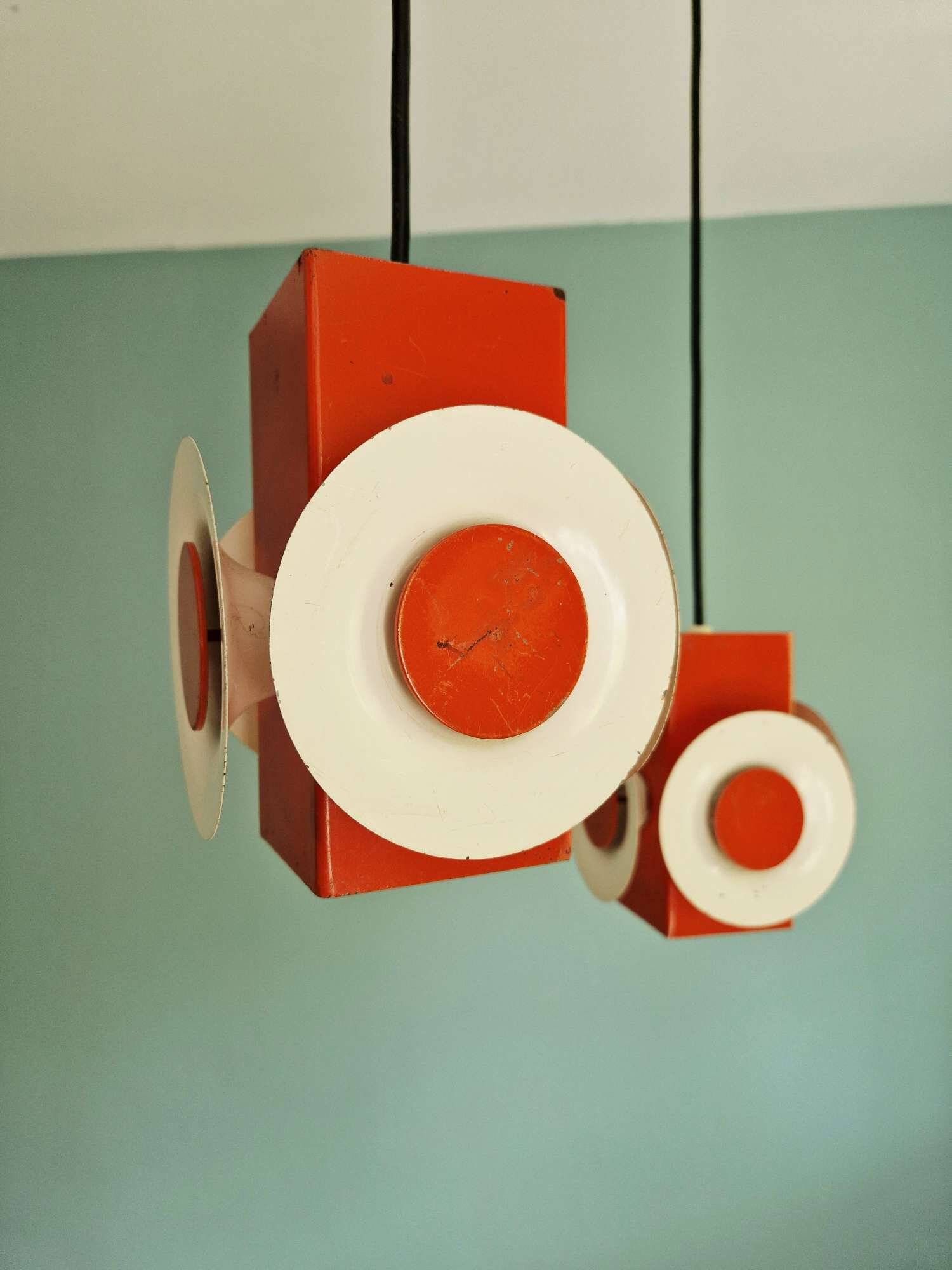 Space Age cascade chandelier in orange and white lacquered metal, RAAK, 1970