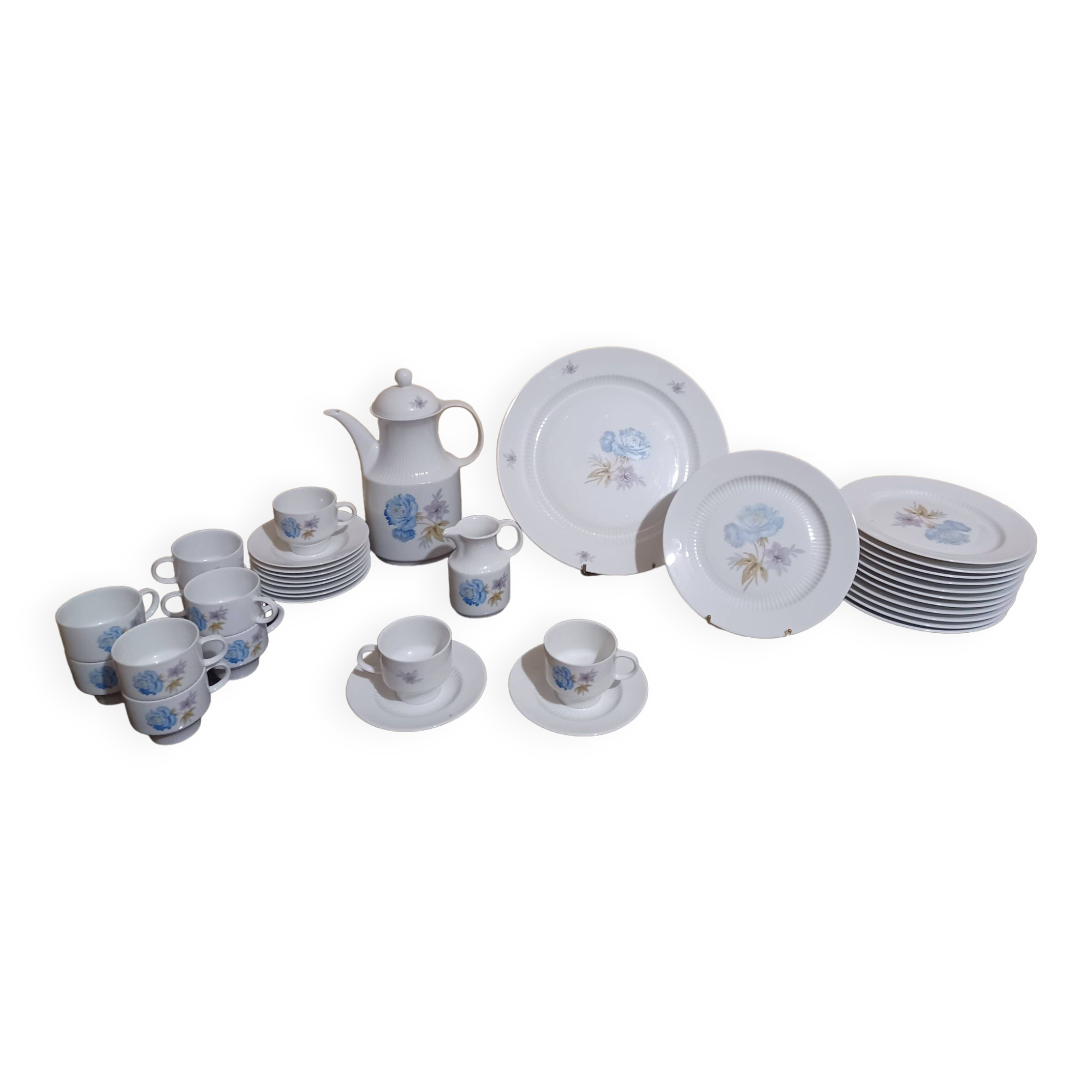 Dessert and tea service